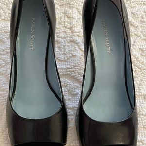 High Heels. Karen Scott. Black, Size 9 1/2.